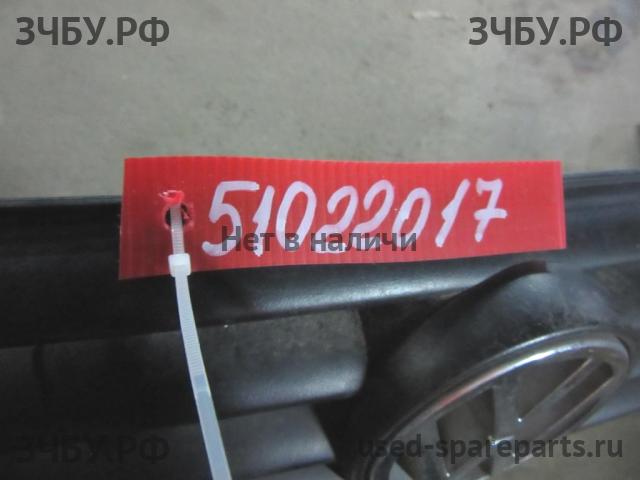 Volkswagen Passat B4 Решетка радиатора