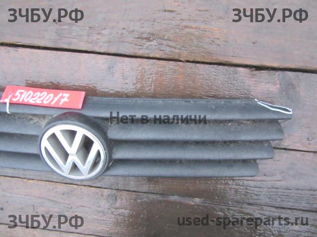 Volkswagen Passat B4 Решетка радиатора