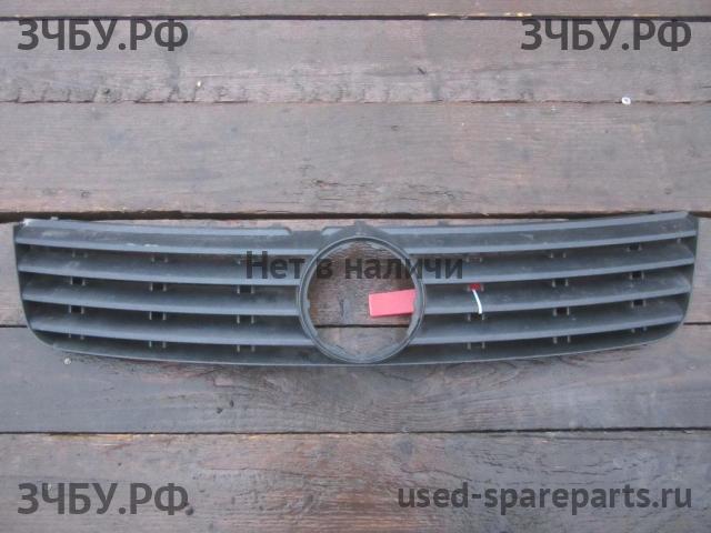 Volkswagen Passat B5 Решетка радиатора