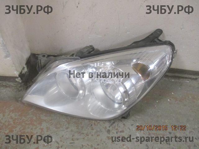 Opel Astra H Фара левая