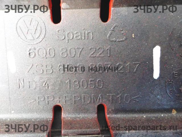 Volkswagen Polo 4 (9N) Бампер передний