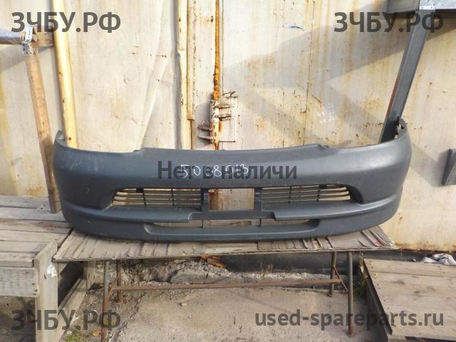 Toyota Hi Ace (4) Бампер передний