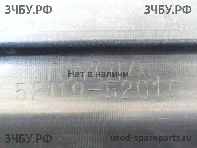 Toyota Yaris 1 Бампер передний