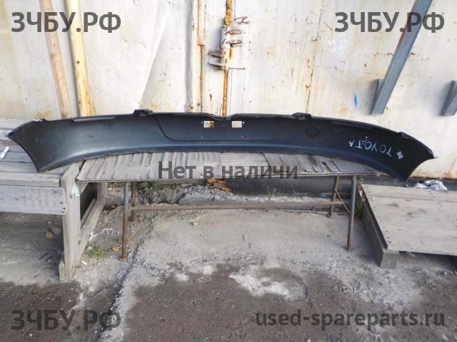 Toyota Yaris 1 Бампер передний