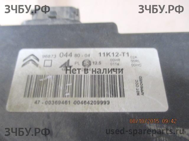 Citroen C4 (2) Фара правая