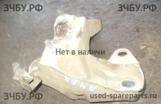 Audi A4 [B5] Кронштейн крепления переднего стабилизатора