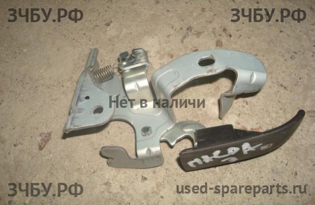 Mazda 3 [BK] Ручка открывания лючка бензобака