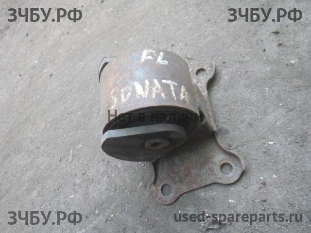 Hyundai Sonata 5 Опора двигателя