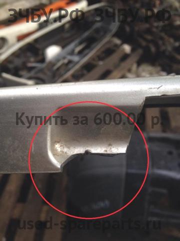 Toyota Avensis 2 Накладка на крышку багажника