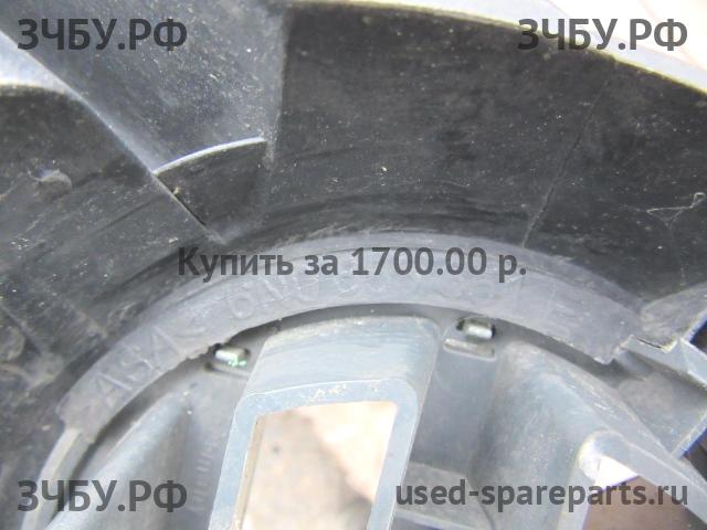 Volkswagen Polo 4 (9N) Решетка радиатора