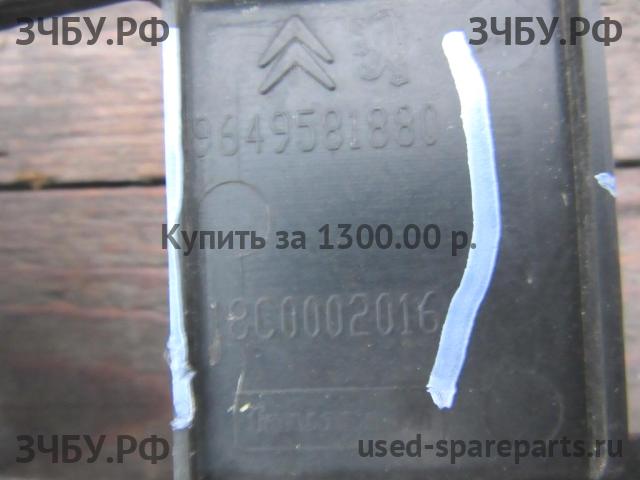 Peugeot 207 Решетка в бампер