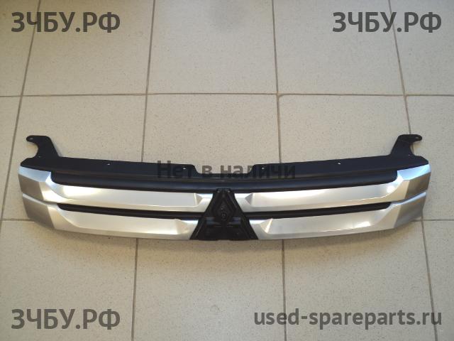 Mitsubishi Outlander 3 Решетка радиатора