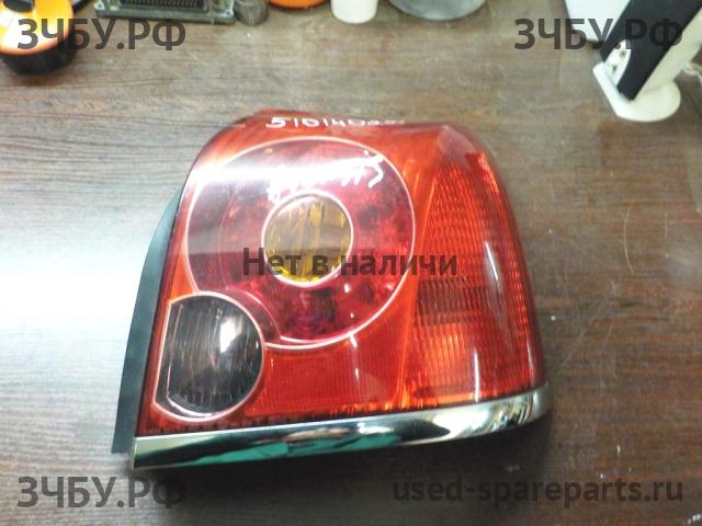 Toyota Avensis 2 Фонарь правый