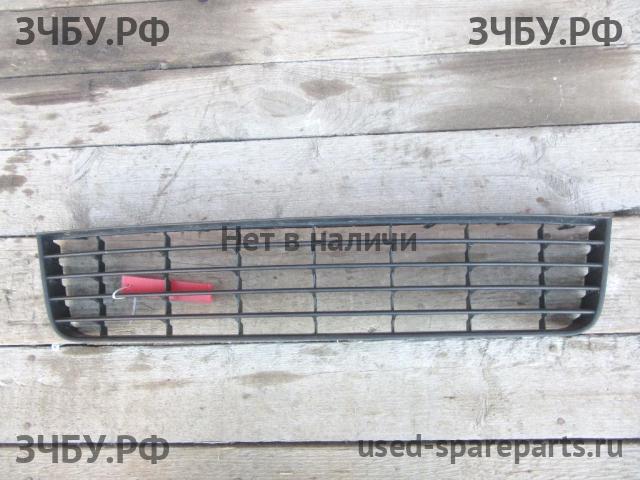 Volkswagen Golf 5 Решетка в бампер