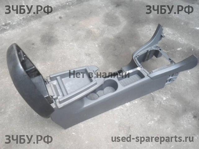 Ford Focus 2 Консоль между сиденьями (Подлокотник)