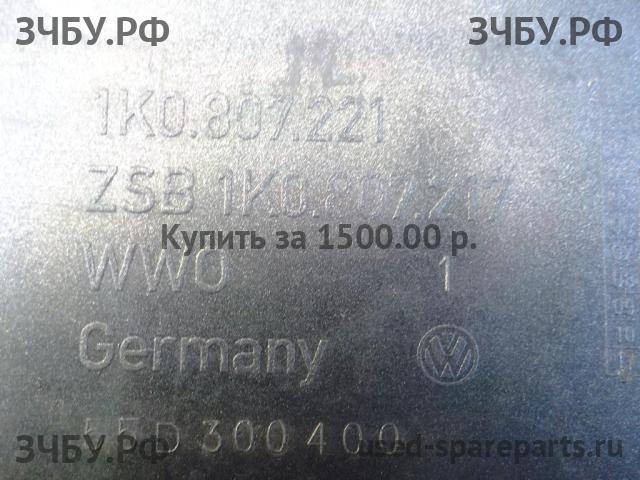 Volkswagen Golf 5 Бампер передний