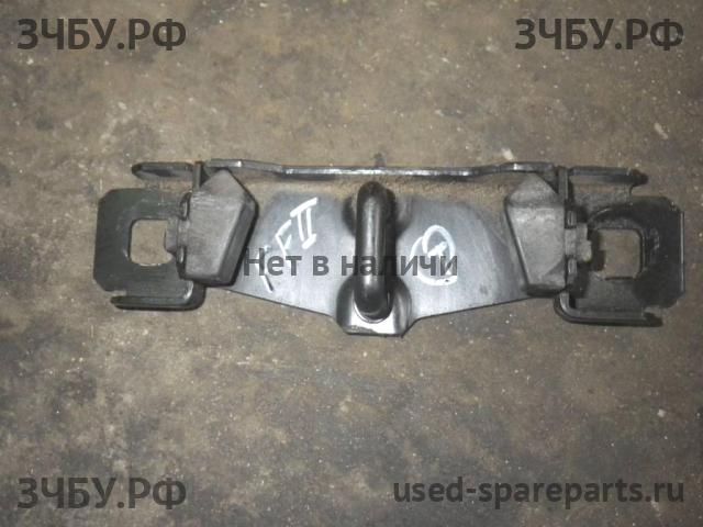 Ford Focus 2 Ответная часть замка багажника