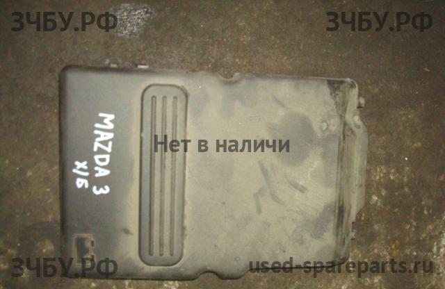 Mazda 3 [BK] Крепление АКБ (подставка/площадка)