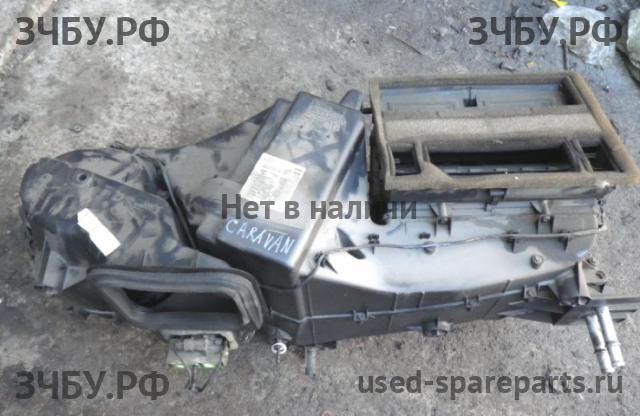 Chrysler Voyager/Caravan 3 Корпус отопителя (корпус печки)