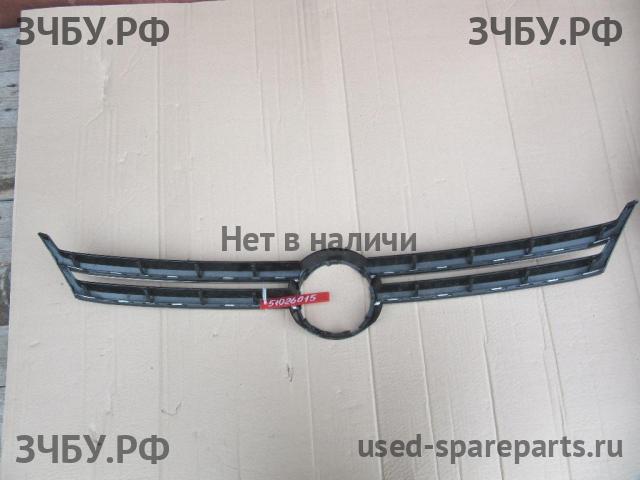 Volkswagen Golf 5 Plus Решетка радиатора