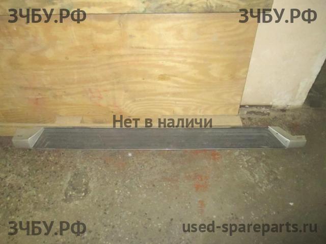 Mitsubishi Pajero/Montero 4 Подножка
