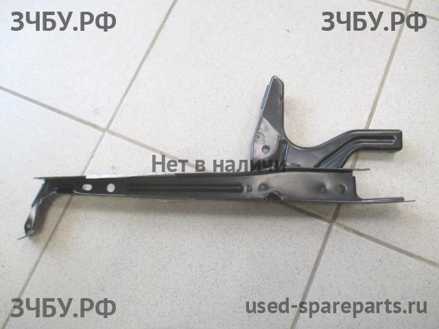 Toyota Corolla (E12) Кронштейн