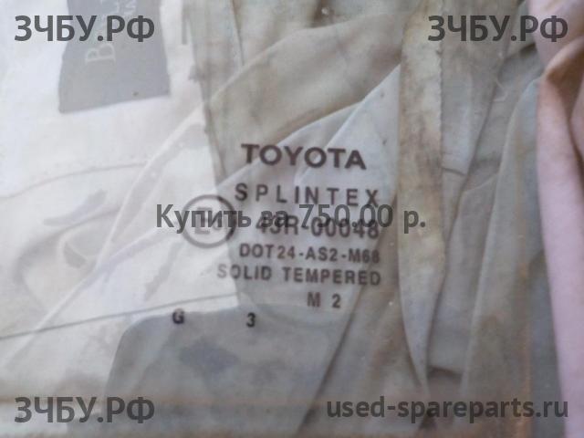 Toyota Avensis 2 Стекло двери задней левой