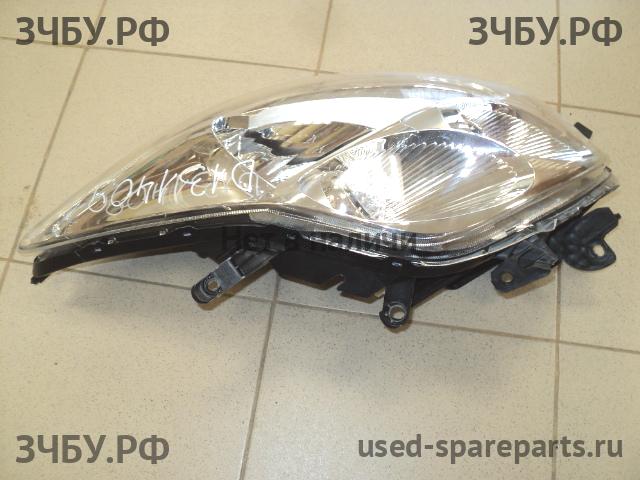 Toyota Auris 1 (E150) Фара левая