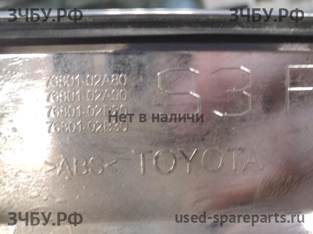 Toyota Corolla (E16 - E17) Накладка на крышку багажника