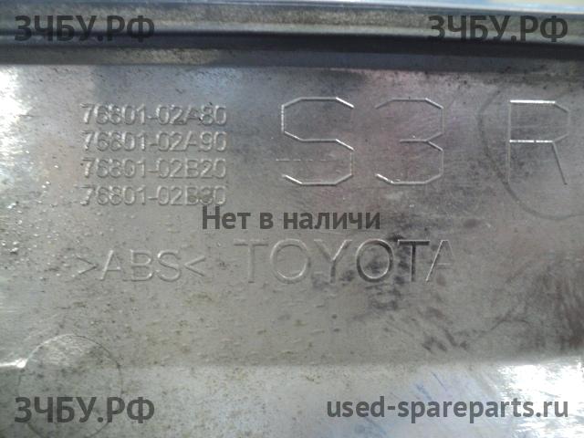 Toyota Corolla (E16 - E17) Накладка на крышку багажника