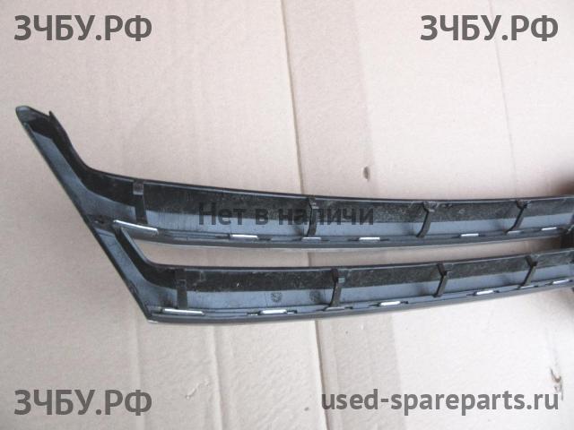 Volkswagen Golf 5 Plus Молдинг решетки радиатора