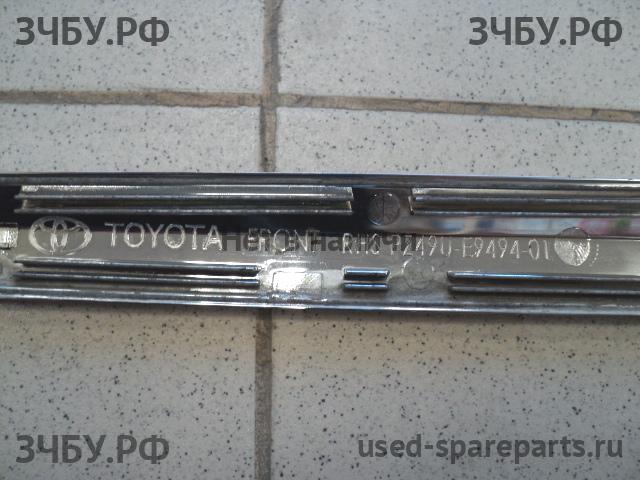 Toyota Corolla (E16 - E17) Молдинг двери передней правой