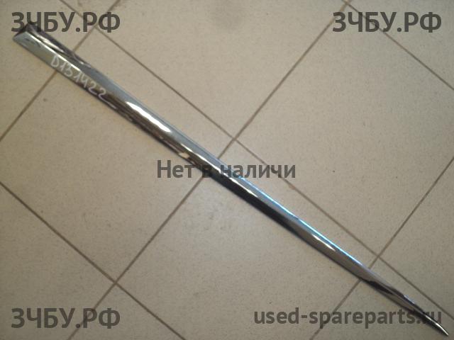Toyota Corolla (E16 - E17) Молдинг двери передней правой