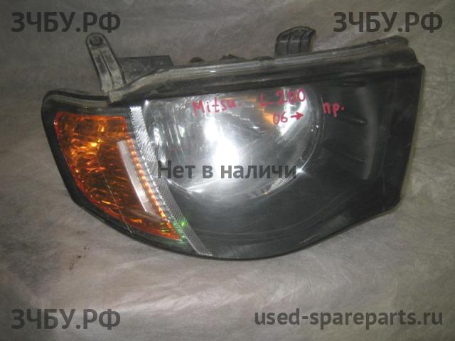 Mitsubishi L200 (4)[KB] Фара правая