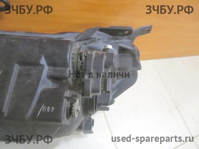 Suzuki SX4 (1) Фара правая