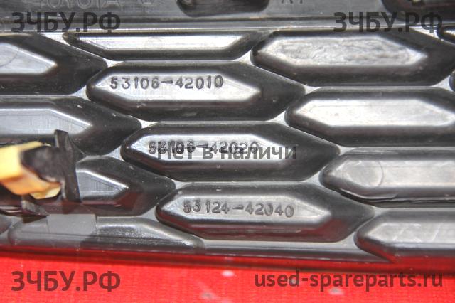 Toyota RAV 4 (4) Решетка радиатора