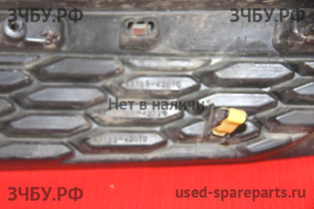Toyota RAV 4 (4) Решетка радиатора
