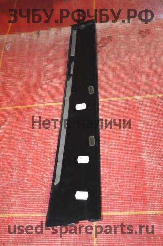 Land Rover Freelander 2 Накладка двери передней правой