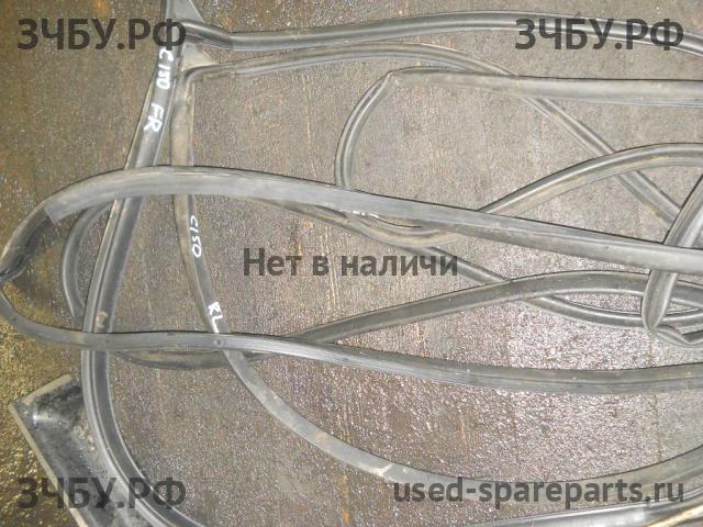 Toyota Corolla (E14 - E15) Уплотнитель двери