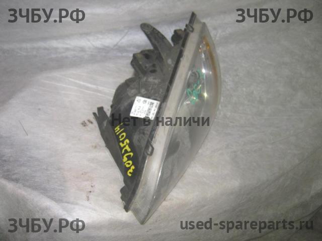 Ford Focus 2 Фара левая