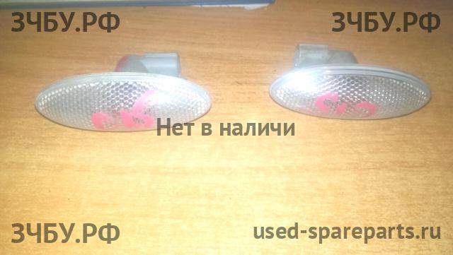 Toyota Corolla (E14 - E15) Указатель поворота в крыло (повторитель)