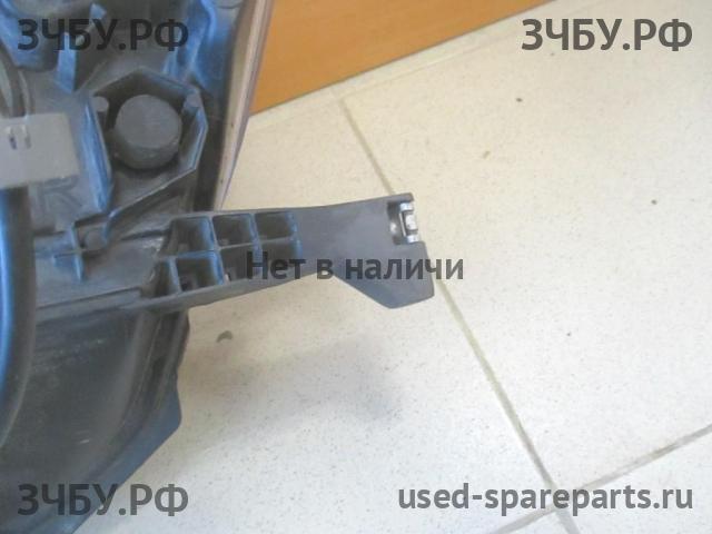 Toyota Land Cruiser 150 (PRADO) Фара правая