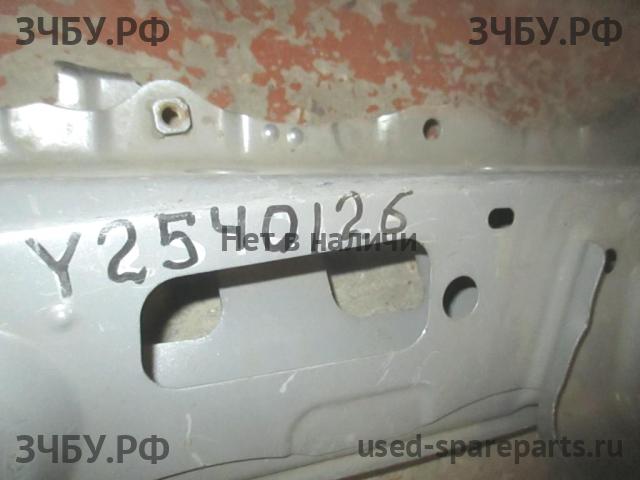 Toyota Yaris 2 Панель передняя (телевизор)