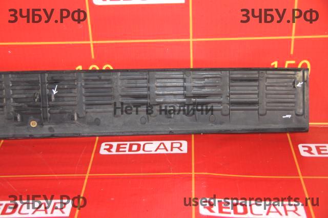 Toyota Hi Lux (3) Pick Up Накладка заднего бампера
