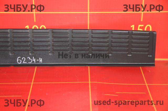 Toyota Hi Lux (3) Pick Up Накладка заднего бампера