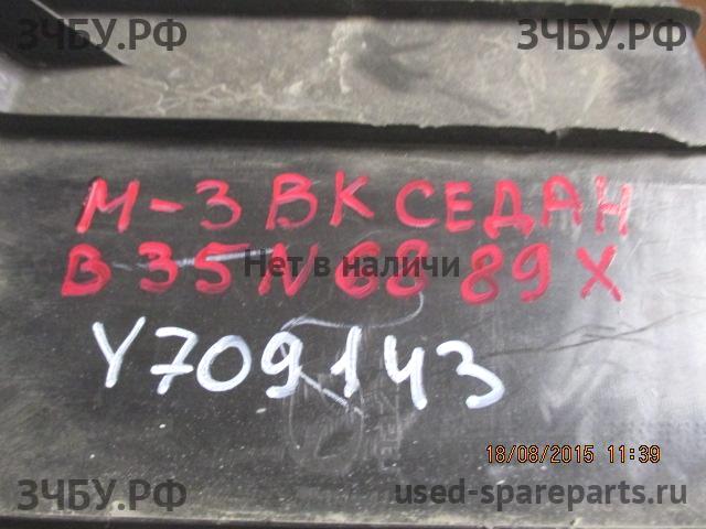 Mazda 3 [BK] Обшивка багажника