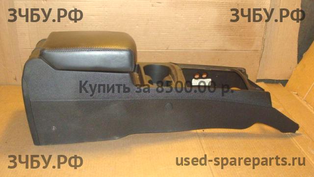 Jeep Grand Cherokee 3 Консоль между сиденьями (Подлокотник)