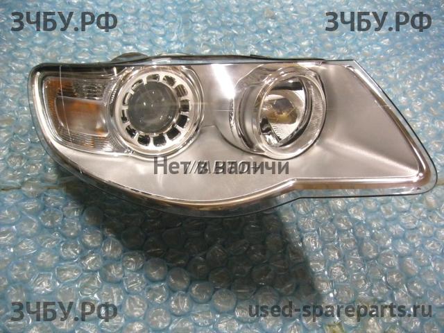 Volkswagen Touareg 1 Фара правая