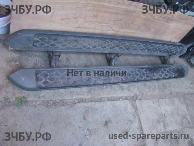 Nissan Pathfinder 2 (R51) Подножка