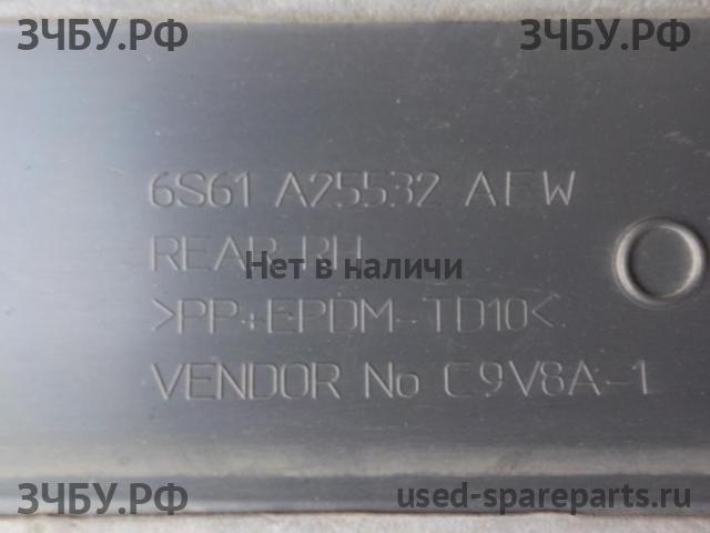 Chevrolet Tahoe 2 (GMT840) Подножка